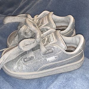 Size 6 toddler Puma sneakers